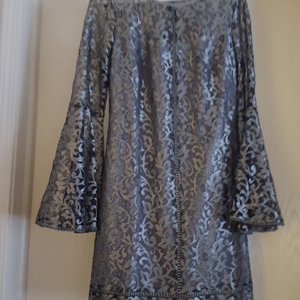 Dress - Picture 3 of 3